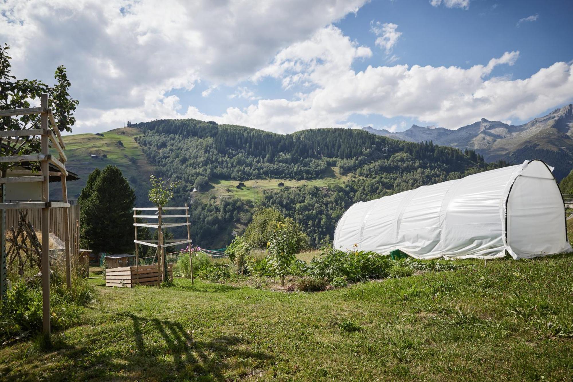 Medelina Hotel Curaglia Luaran gambar